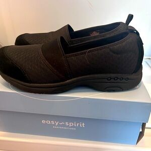 Easy Spirit Women’s 8W Twist 10 Black Mesh Slip-On Sneakers